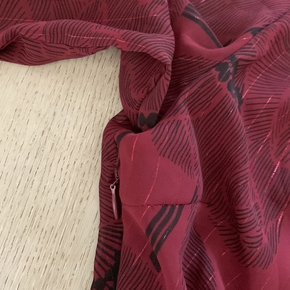 ASTR The Label‎ Cinched Mermaid Dress Small Faux Wrap Red Wine Floral Long Sleev - Picture 14 of 16